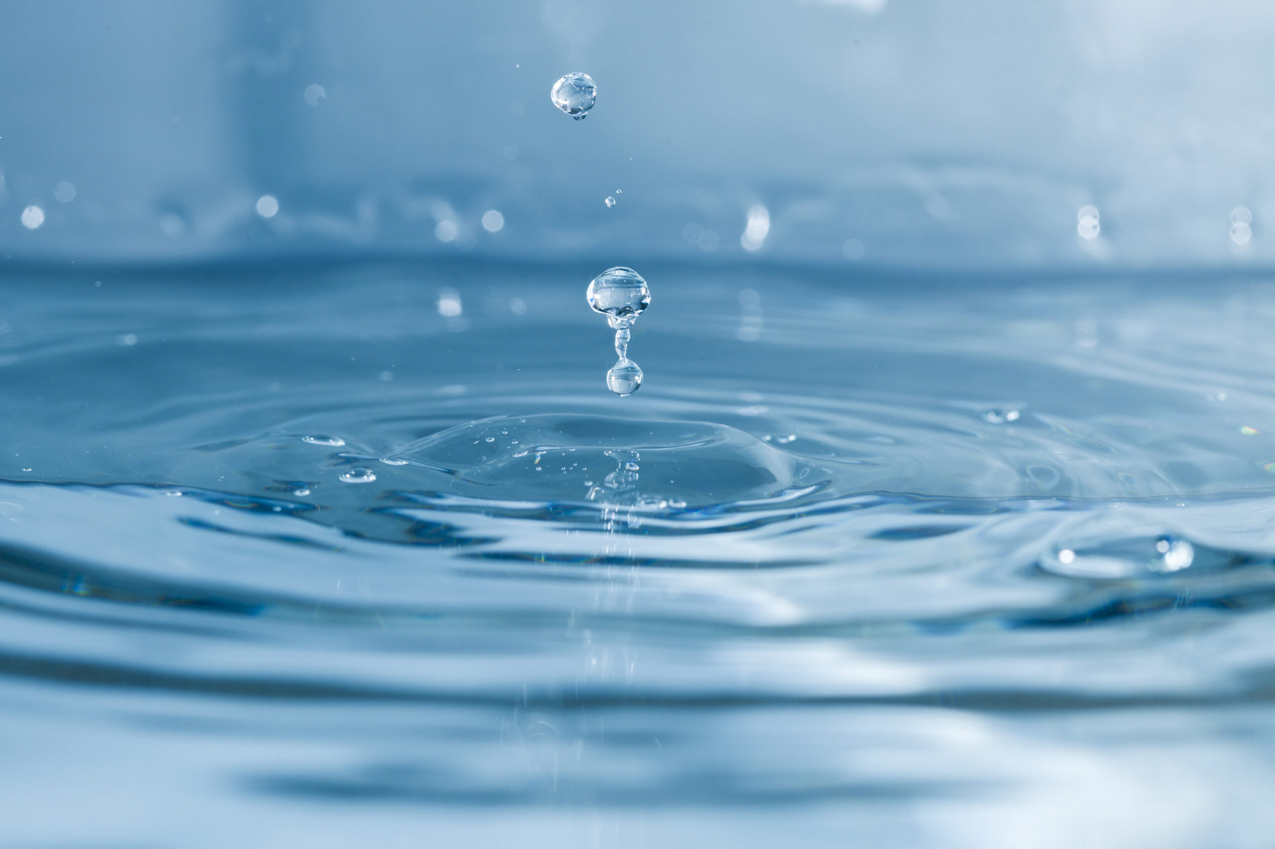 fresh-water-with-drops-falling